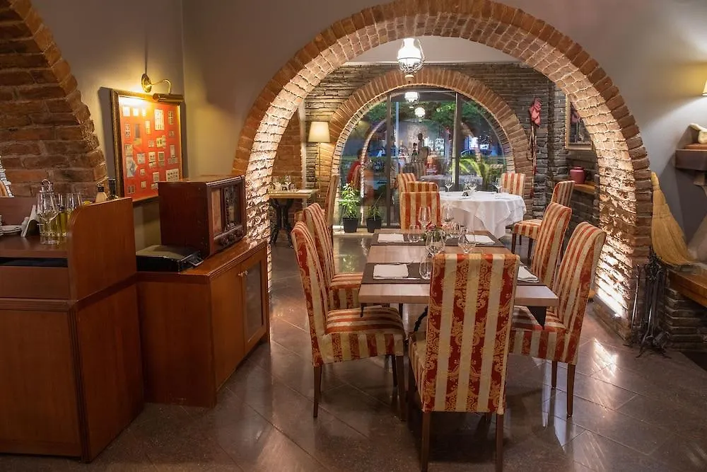 Mondial Hotel Tirana